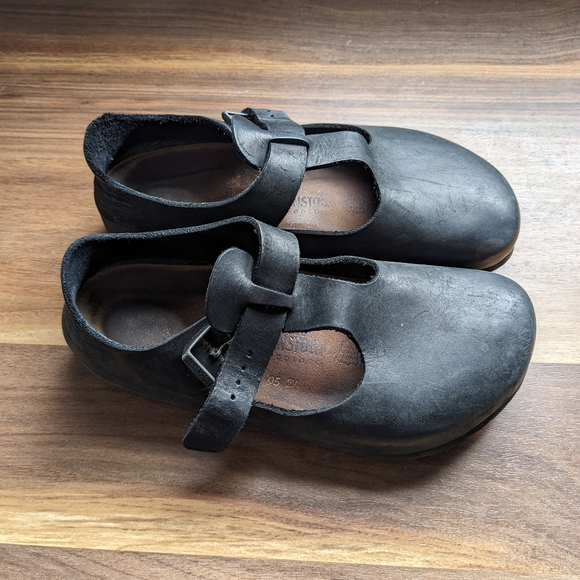 Birkenstock | Shoes | Birkenstock Paris Clogs Size 39 Black | Poshmark